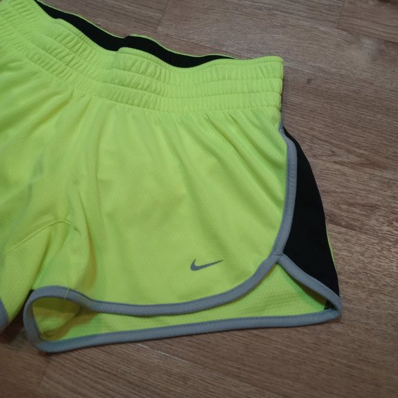 Nike Shorts Womens Sz Small Green Dri Fit Active Running Athletic Lined Swoosh - Picture 3 of 10
